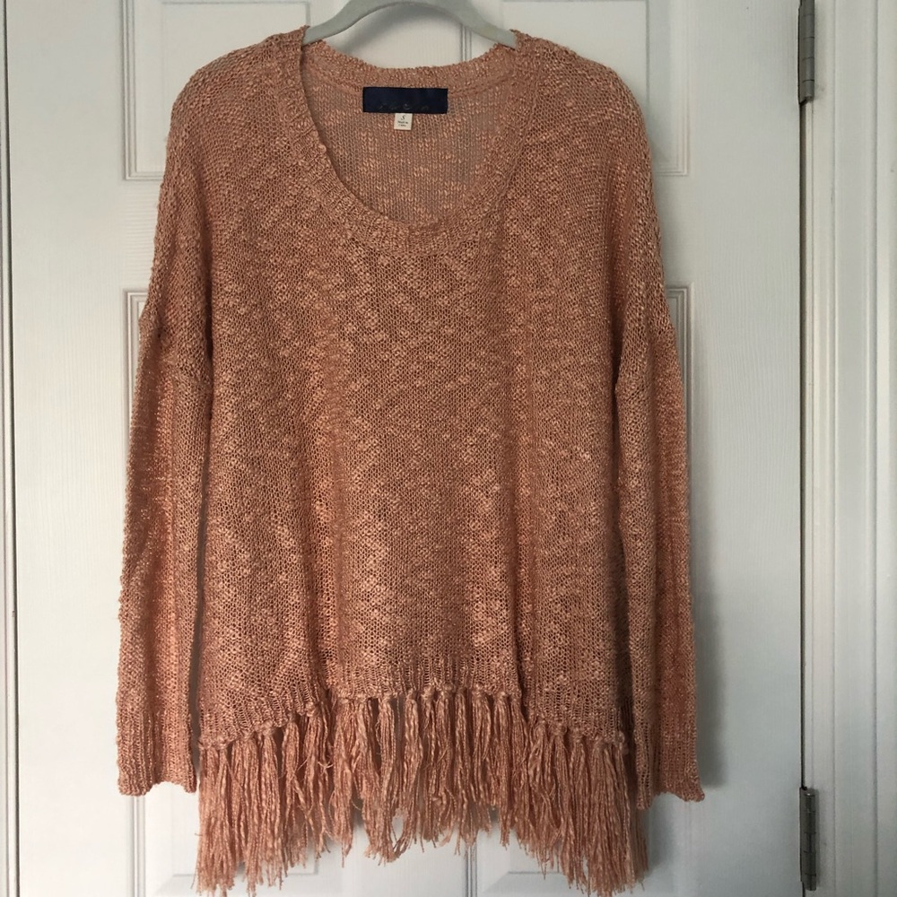 Knit sweater with bottom fringe